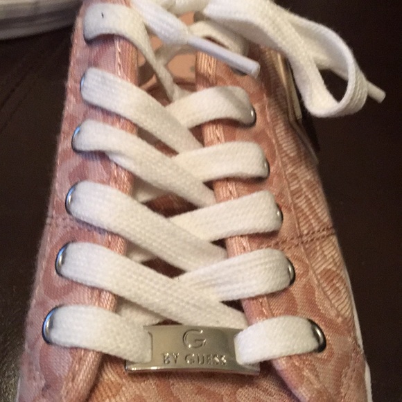 Canvas Shoes G By Guess - Picture 4 of 8